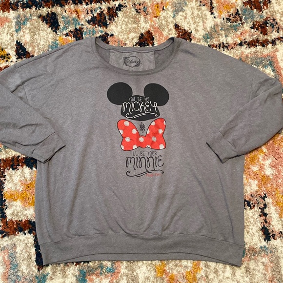 Torrid 5x Mickey and Minnie sweatshirt - Picture 1 of 3